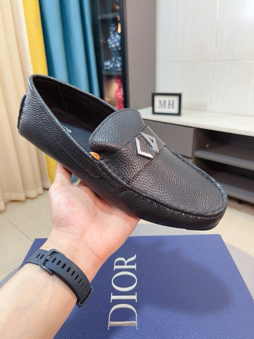 Dark Gray Pebbled Hardware Loafers — model