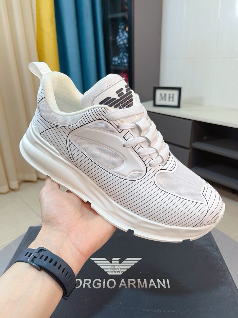 Giorgio Armani Textured Low-Top Sneakers — model