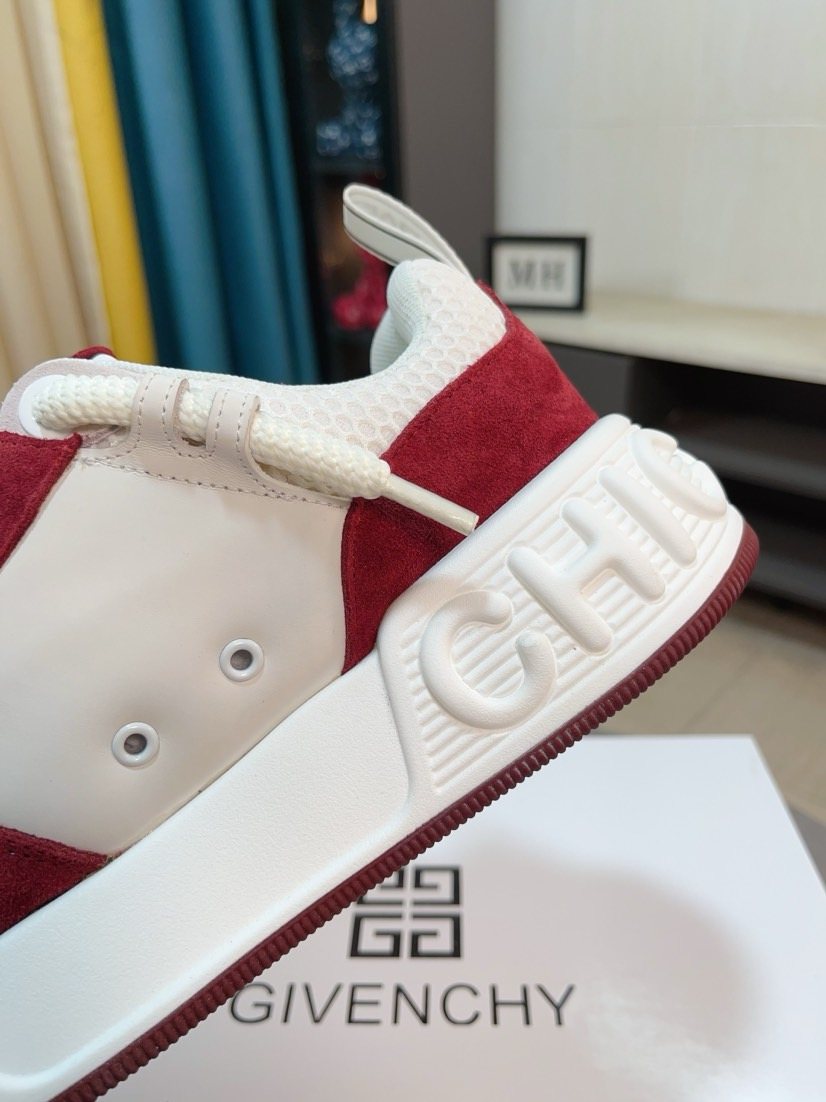 Givenchy Contrast-Panel Low-Top Sneakers — detail