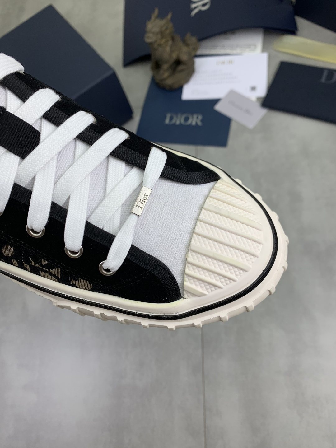 Dior Hooper Low-Top Sneakers — detail